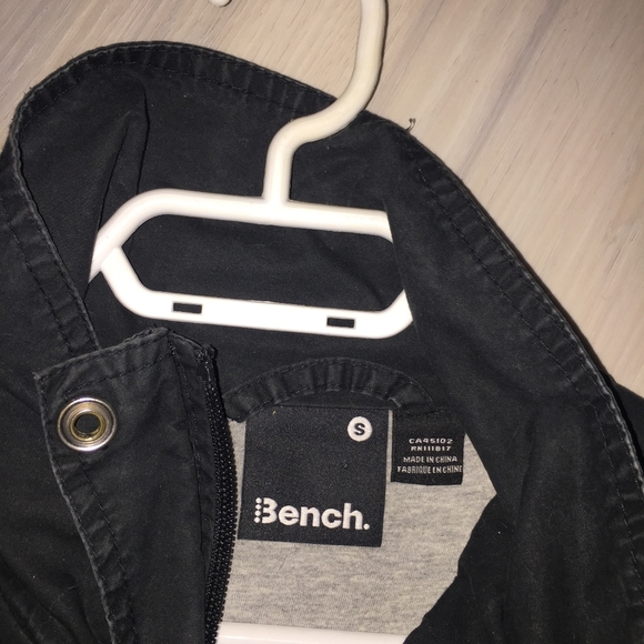 small bench jacket - Picture 3 of 3